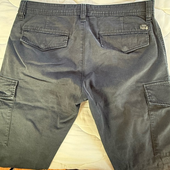 Diesel black cargo pants—high-quality, rugged, and stylish with a modern edge. - Picture 4 of 5